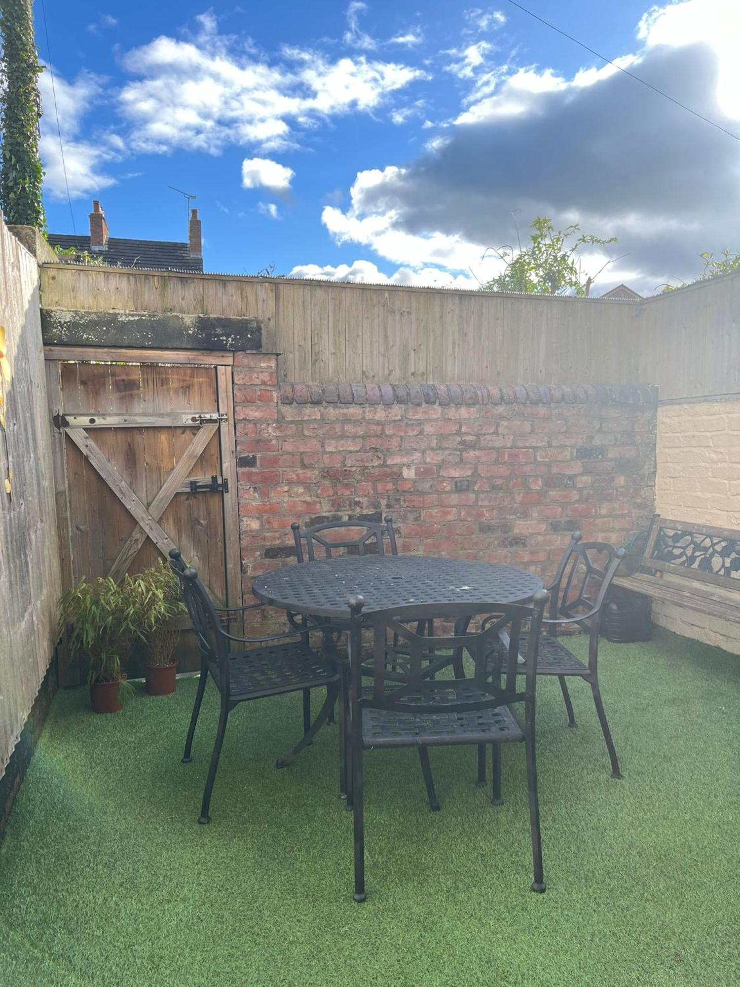 Of Award Winning -pixie Terrace *